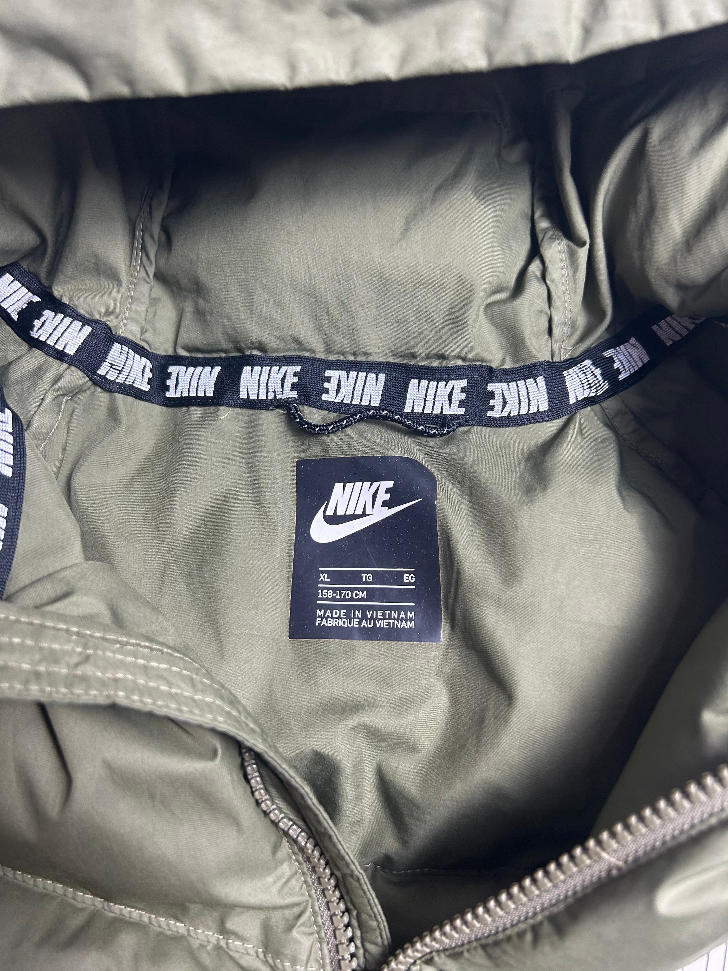 Zielona Kurtka Puchowa Wiosenna Nike Rozmiar M