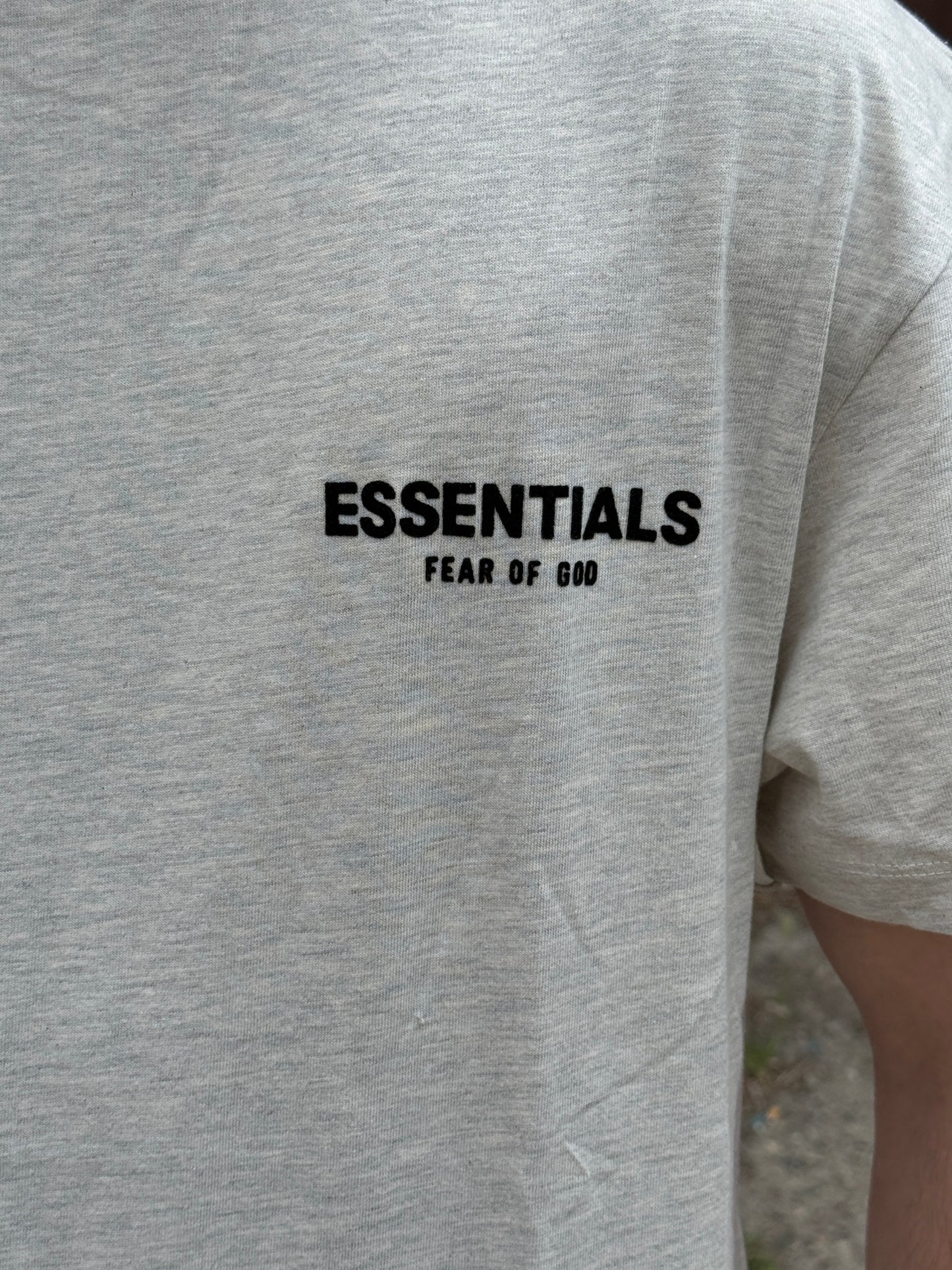 Letni set Essentials Fear of God SS22 Light Oatmeal — koszulka + szorty