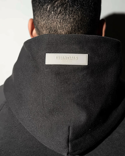 Bluza Essentials Fear of God 1977 Hoodie Black — naszywka z tyłu kaptura