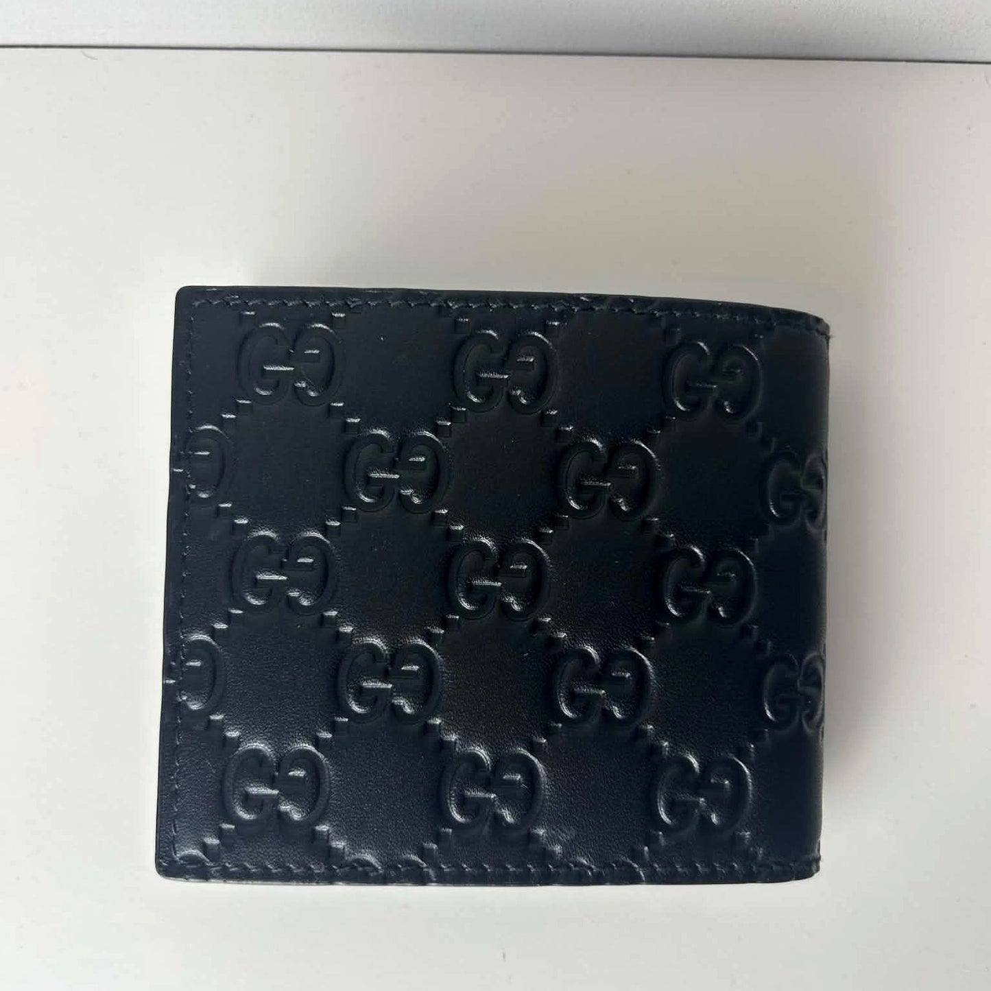 Gucci Signature Bi-Fold Wallet 2