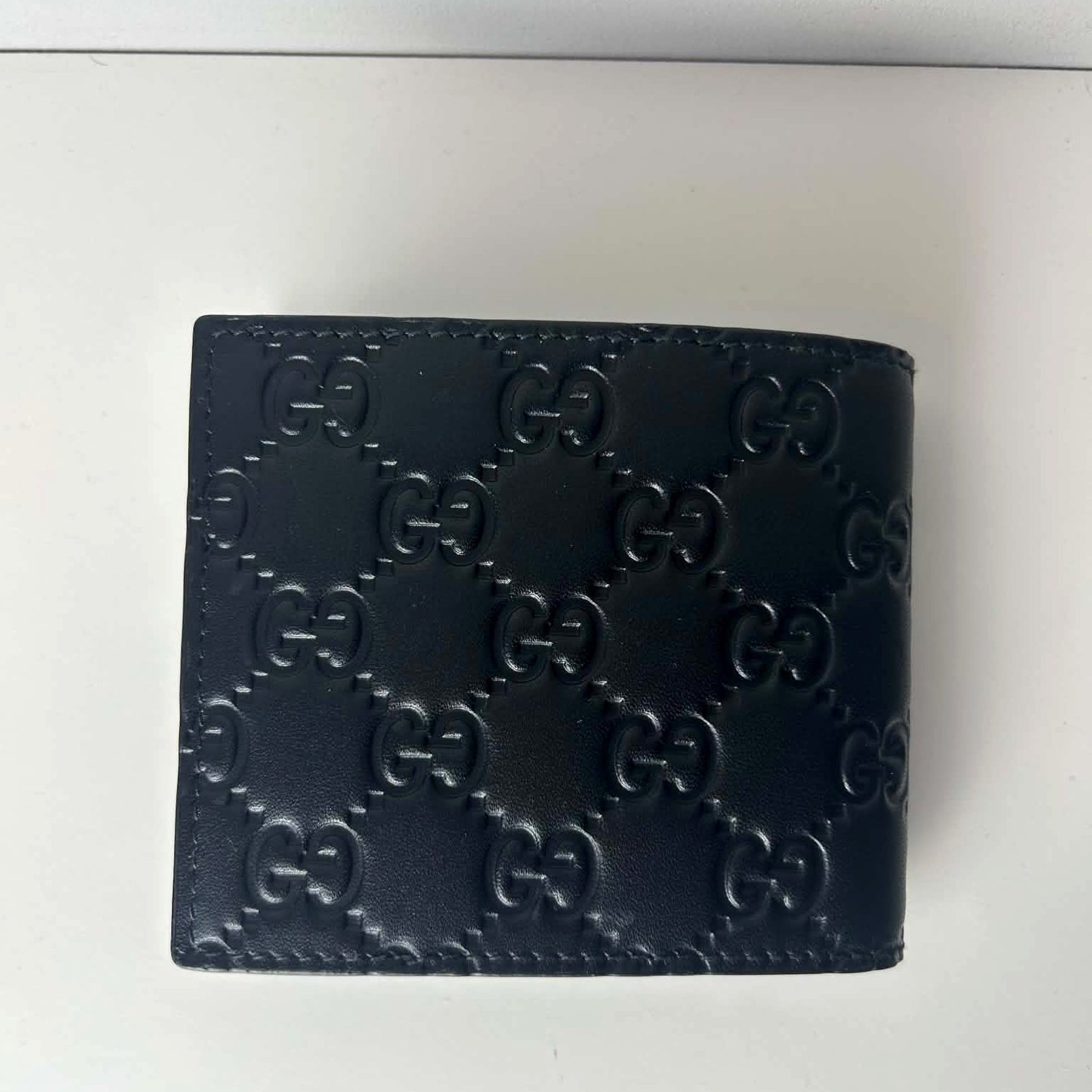 Gucci Signature Bi-Fold Wallet 2