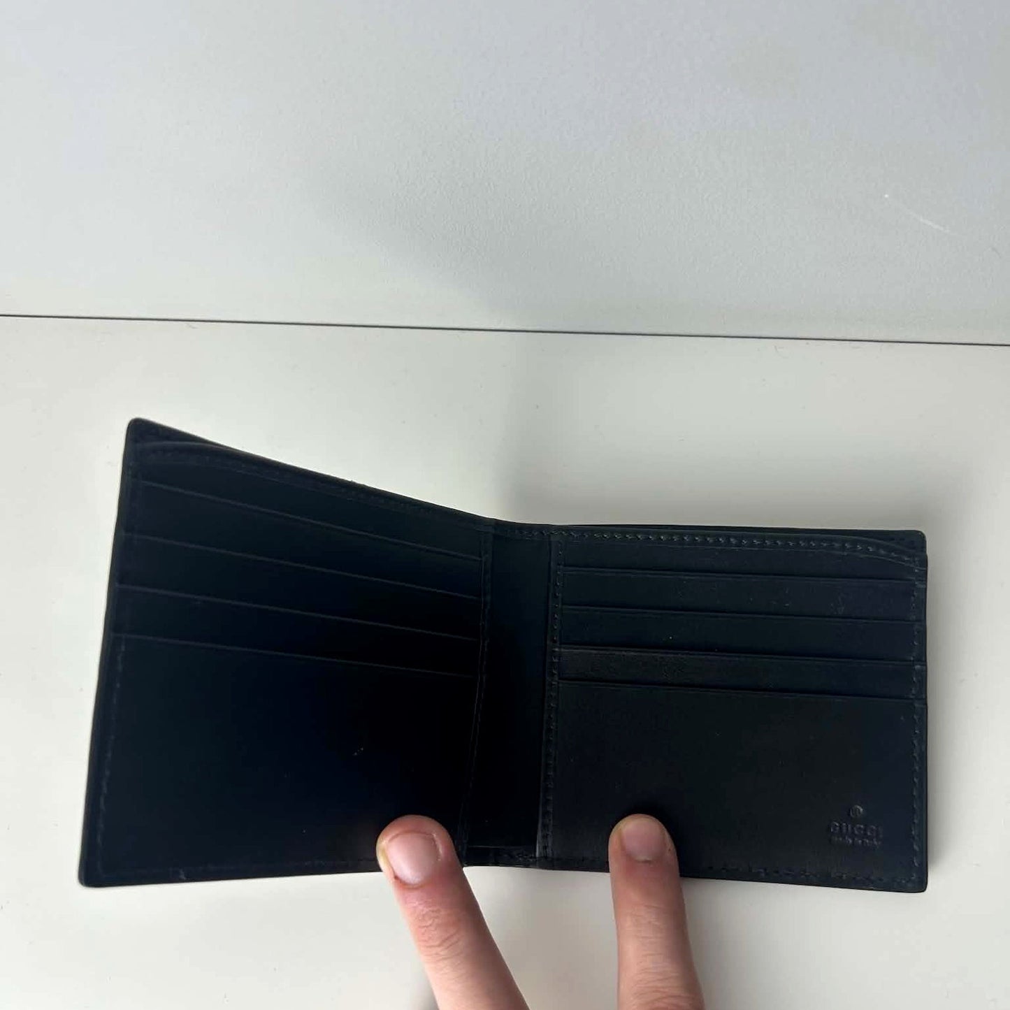 Gucci Signature Bi-Fold Wallet 3