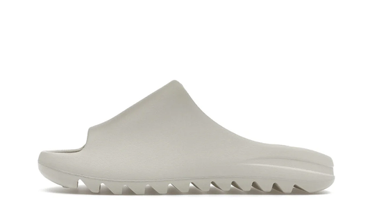 Klapki YZY YS-01 Yeezy Slide Cream / Bone — widok z profilu