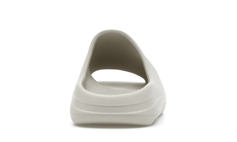 Klapki YZY YS-01 Yeezy Slide Cream / Bone — widok od tyłu